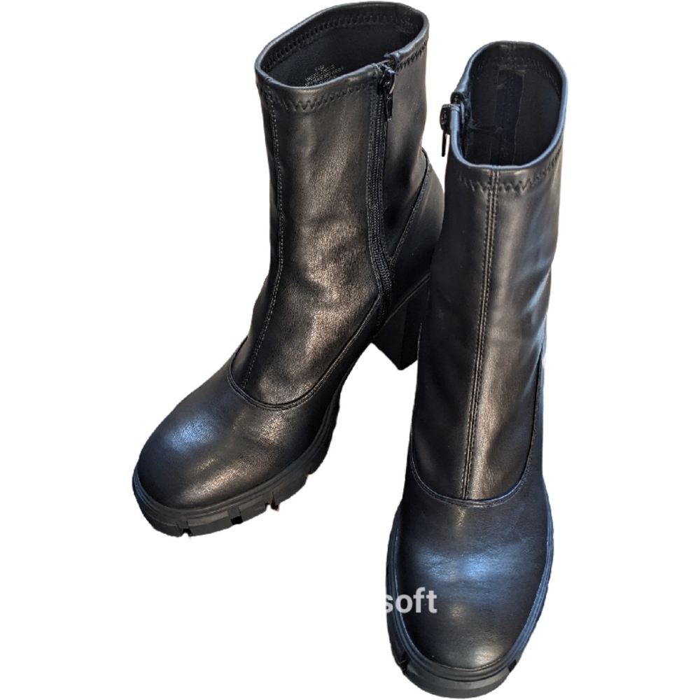 Guess Jolting Platform Boots 11